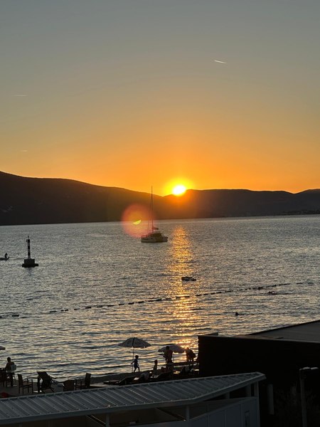 Tendințe de vacanță 2026: de la all-inclusive la sejururi personalizate. Ce preferințe au românii de Valentine’s Day