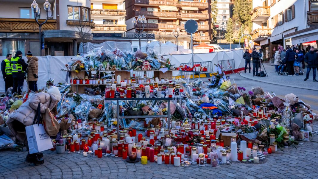 Tragedia din Crans-Montana: patronii barului în care au murit 40 de oameni, reținuți. Unul ar fi fugit cu încasările în noaptea incendiului