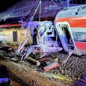 Tragedie feroviară în sudul Spaniei: coliziune între două trenuri de mare viteză, zeci de morți și sute de pasageri afectați