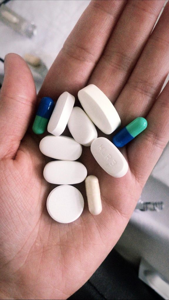 Tratamente plătite de pacienții internaţi la Spitalul Județean de Urgență Reșița / Manager: ”Uneori se cumpără medicamente din cauza noastră, pentru că lipsesc, dar de multe ori vorbim și de polipragmazie. Prescrierea în exces…”