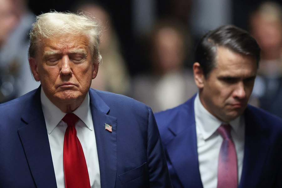 Trump a uitat numele bolii Alzheimer: „Eu nu am asta”. La ședințe ațipește pentru că „e plictisitor de moarte”