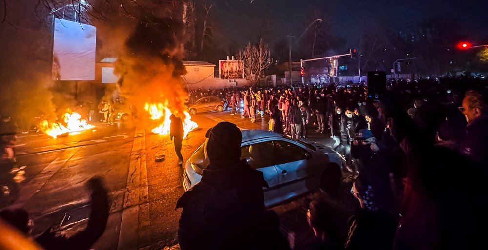 „Un masacru!”. Trei fotbaliști morți în valul de proteste din Iran. Tăcerea FIFA, condamnată cu fermitate