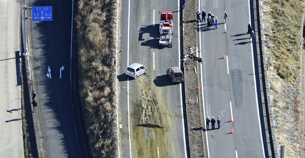 Un mort într-o coliziune în lanț în Japonia, provocată de frunze de ceai căzute dintr-un camion