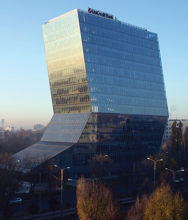 Unicredit: Europa Centrală şi de Est va depăşi Europa de Vest la ritmul creşterii economice, cu medii de 2-3% în ţările din regiune, pe fondul creşterii investiţiilor şi a veniturilor gospodăriilor