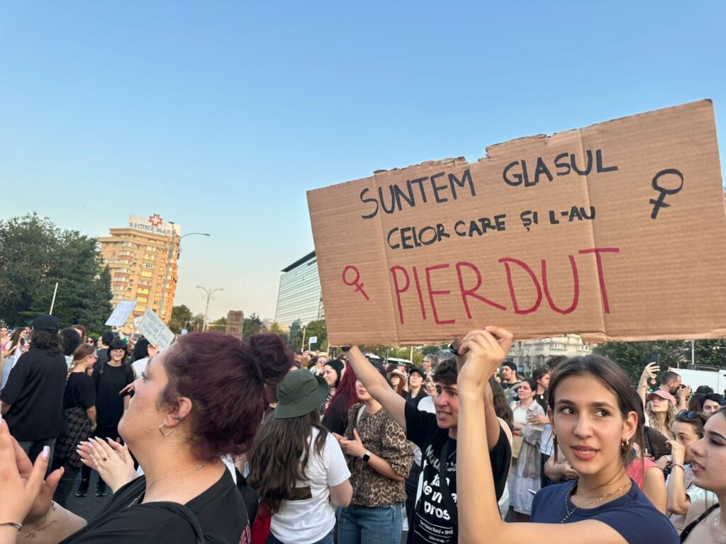 ”Viața femeilor contează”: Proiectul de lege anti-femicid ajunge în plenul Senatului