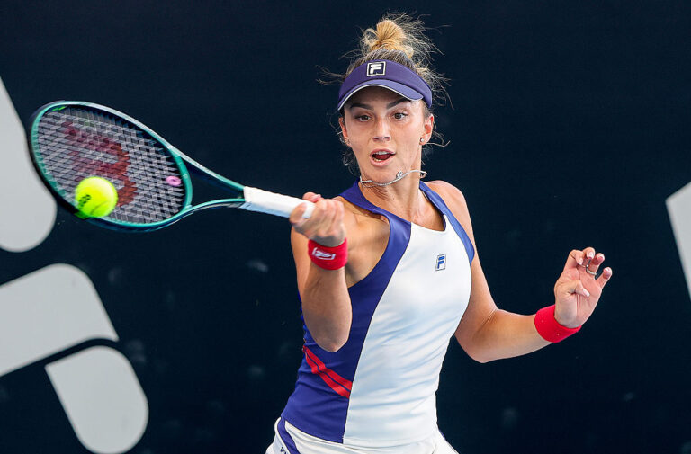 Victorie de zile mari la Adelaide! Jaqueline Cristian a eliminat o jucătoare de top 10 și s-a calificat în optimi