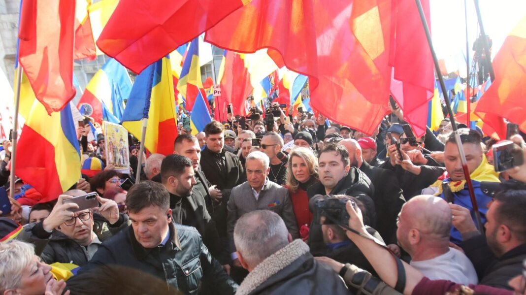 VIDEO Călin Georgescu, fostul candidat extremist și prorus la alegerile prezidențiale, a marcat Ziua Unirii Principatelor în Parcul Carol din Capitală, alături de susţinători