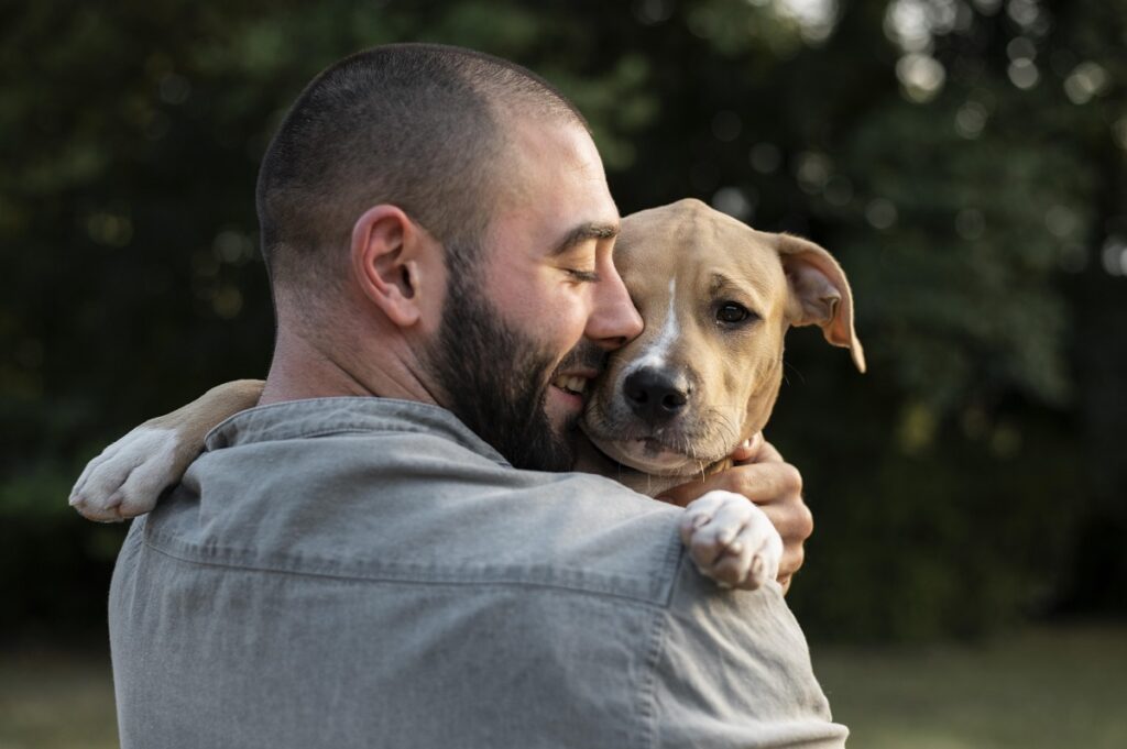 VIDEO EXCLUSIV | Bucureștenii, primii la adopții! Numărul celor care au dat o șansă la viață unui patruped din adăposturi, în creștere cu aproape 40% : “Eforturile noastre au dat rezultate. Peste 2.000 de căței și-au găsit familii”