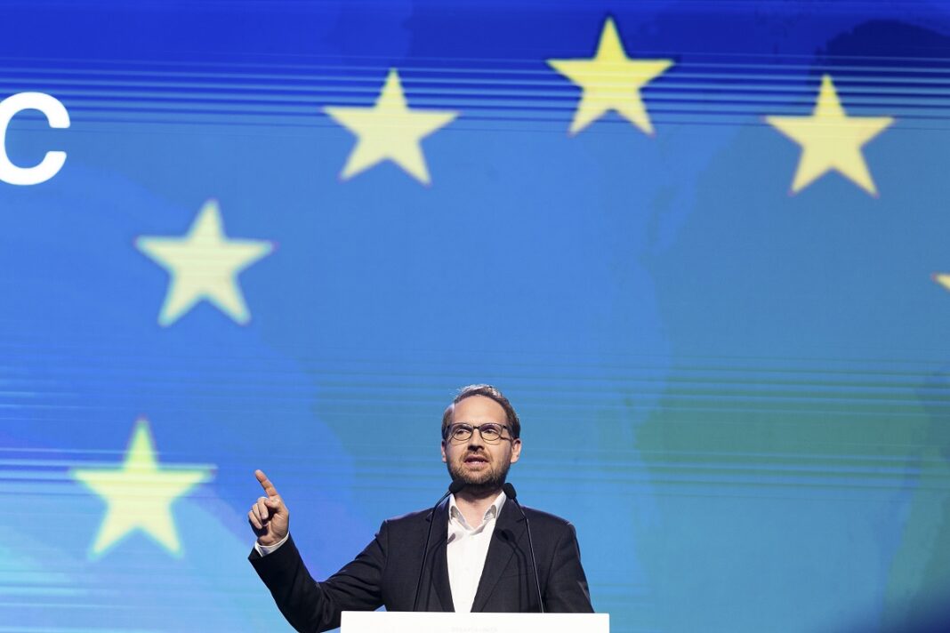 VIDEO INTERVIU Liderul USR, Dominic Fritz, despre intenția SUA de a anexa Groenlanda: Va trebui să ne poziționăm. Și această poziționare poate să fie doar alături de aliații noștri din UE / Este responsabilitatea noastră și legală și morală să ținem cu victima