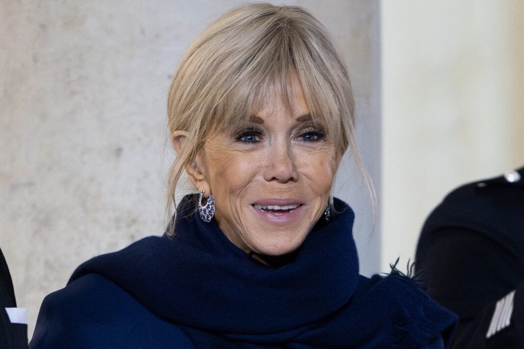 Zece persoane găsite vinovate de hărțuire cibernetică împotriva primei doamne a Franței, Brigitte Macron, după acuzații false că ar fi transgender