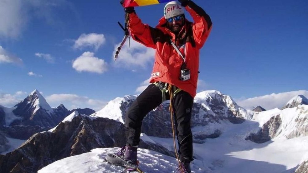 21 februarie: Ziua în care s-a născut alpinistul român Constantin Lăcătușu, primul român care a cucerit vârful Everest