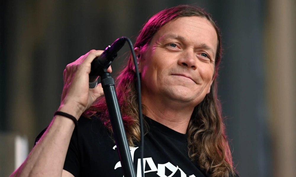 A murit Brad Arnold, solistul trupei rock 3 Doors Down, după o luptă cu cancerul. Avea 47 de ani
