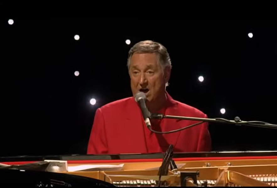 A murit Neil Sedaka, celebrul cântăreț și autor al hiturilor „Oh! Carol” și „Breaking Up Is Hard to Do”. Avea 86 de ani
