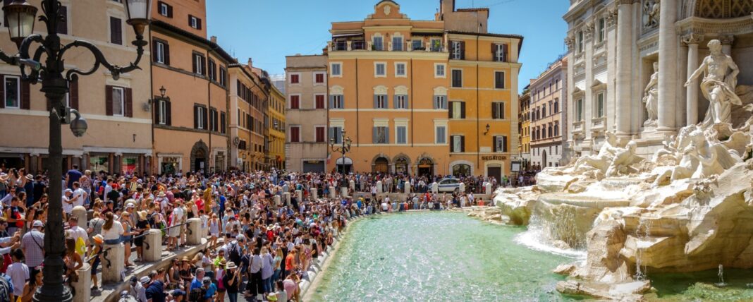 Acces cu taxă la Fontana di Trevi. Turiștii plătesc 2 euro de la 1 februarie