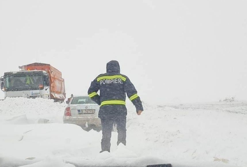Alerte Cod portocaliu şi Cod galben de viscol puternic în mai multe zone din ţară, marţi şi miercuri