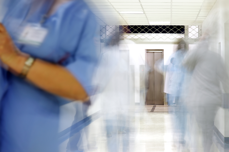 Anchetă internă la Spitalul de Urgență Tg. Mureș / Se acuză nerespectarea programului medicilor din Ambulator / Pacienții susțin că aceștia pleacă să profeseze în privat, în timpul programului