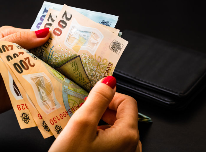Aproape jumătate din bugetul lunar al tinerilor este cheltuit pe chirie şi întreţinere şi peste 30% dintre tineri recunosc că nu prea le mai rămân bani pentru altceva