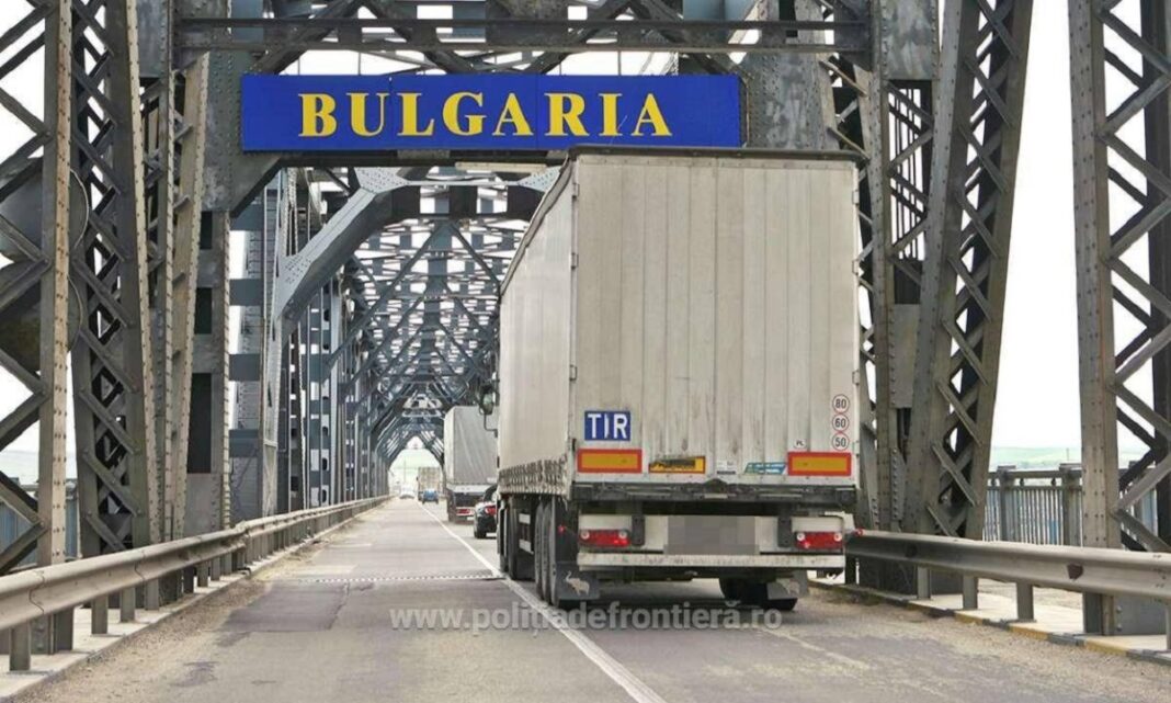 Atenţionare de călătorie: condiţii grele de trafic pe Podul Giurgiu-Ruse duminică și luni din cauza vremii