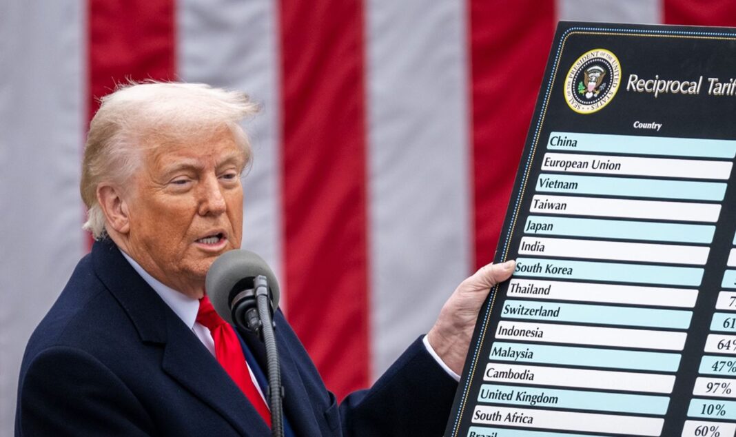 Au intrat în vigoare noile tarife vamale globale de 15% anunţate de Trump