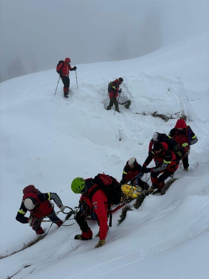 Avalanșă de intervenții pe munte: peste 130 de turiști salvați într-o singură zi