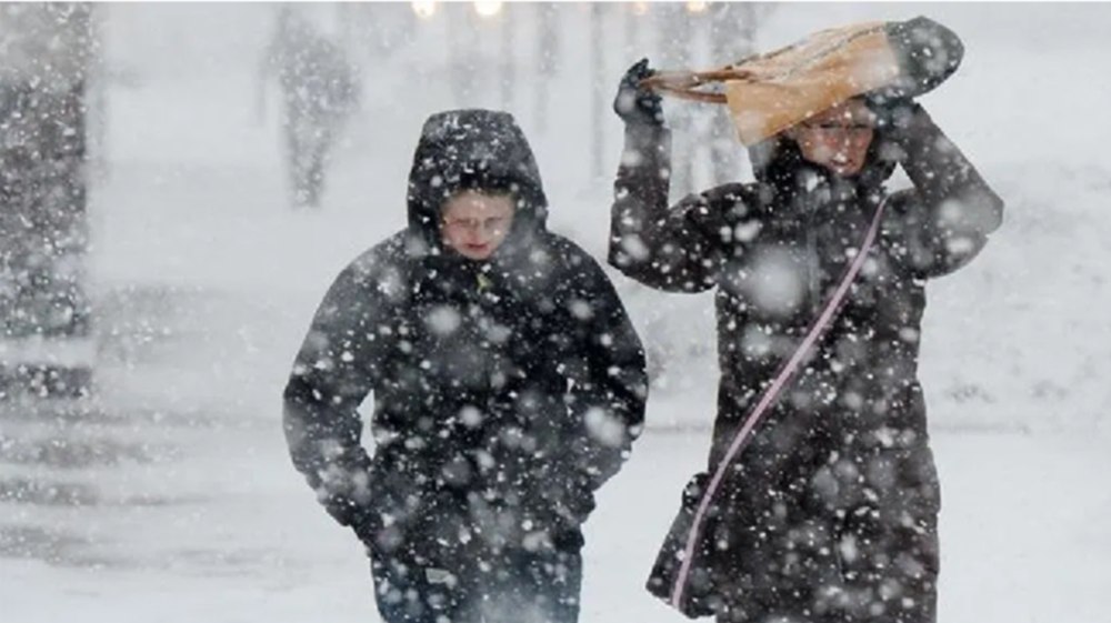 Avertizări meteo de viscol și vânt puternic. Cod galben și Cod portocaliu în mai multe regiuni ale țării, mai ales la munte