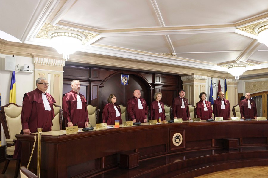 Bolojan, despre pensiile magistraților: „Sper ca, în al 12-lea ceas, CCR să ia o decizie”. Premierul avertizează că românii nu vor accepta privilegii