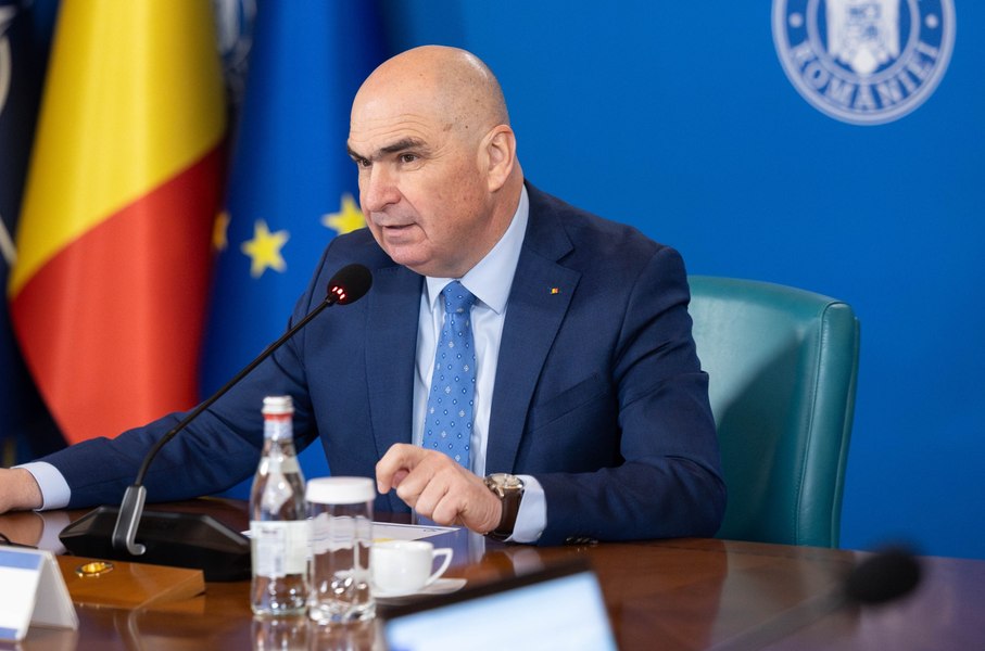 Bolojan, iritat pe jurnaliști după ce s-a lansat informația că are la mână un ceas de 200.000 de euro. „Nu mai colportați! Aveți bun simț”. Cât costă de fapt ceasul