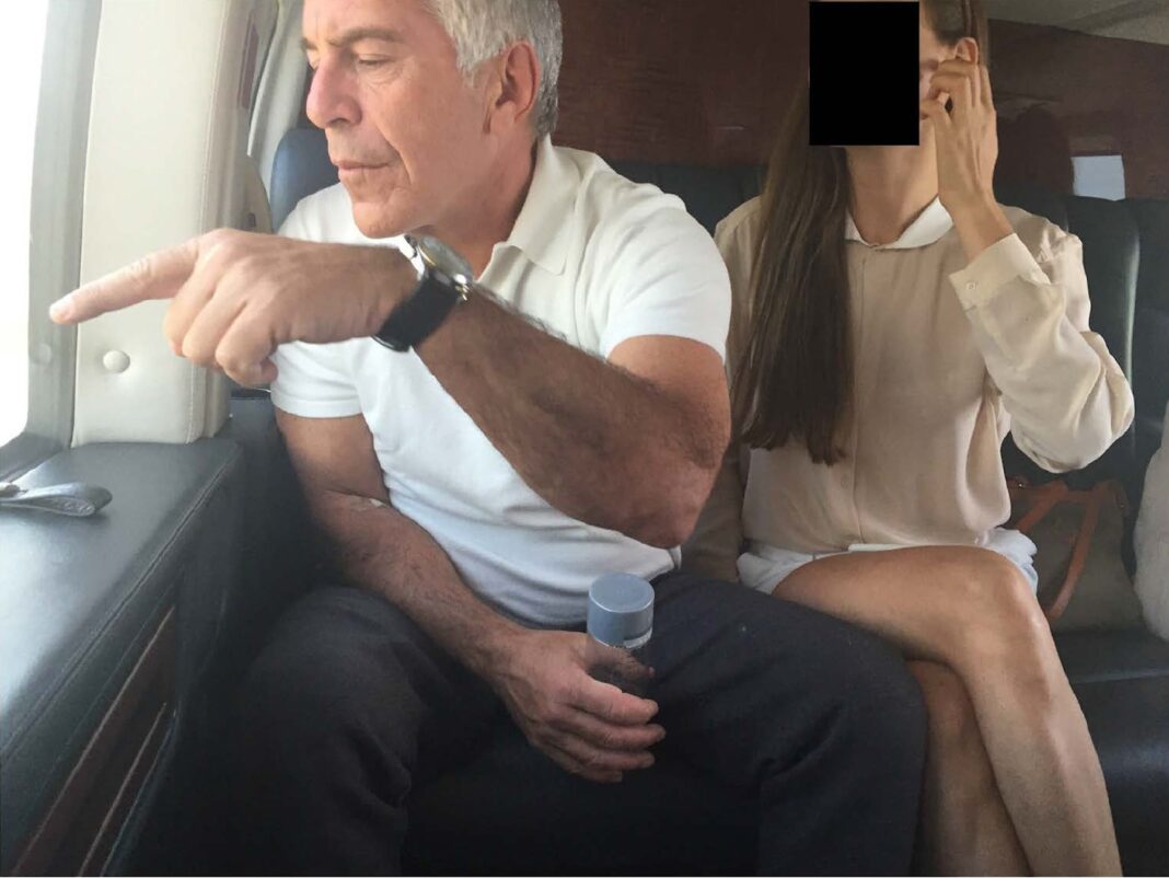 BREAKING Pedofilul Jeffrey Epstein a dus o tânără româncă la o cină privată în Palatul Buckingham în 2010 pentru Andrew Mountbatten Windsor – dezvăluire în presa britanică