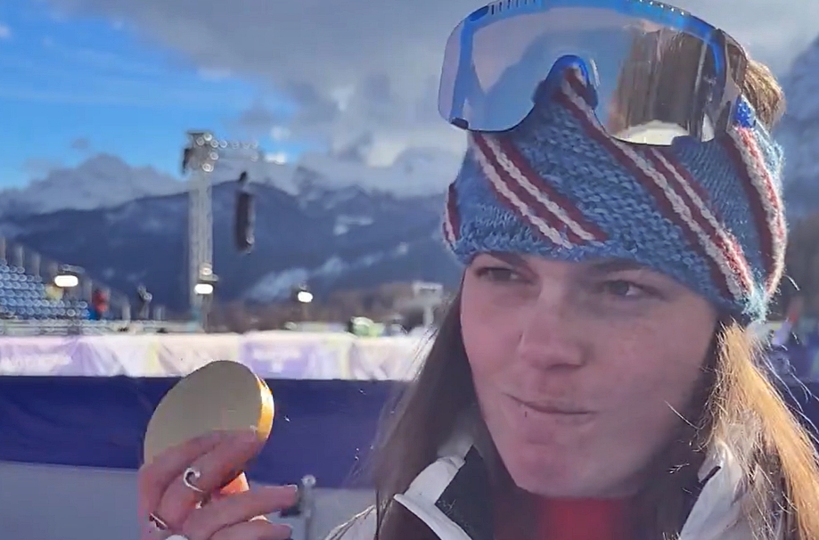 Breezy Johnson a primit o altă medalie la JO 2026, după ce pe prima a stricat-o după doar câteva minute