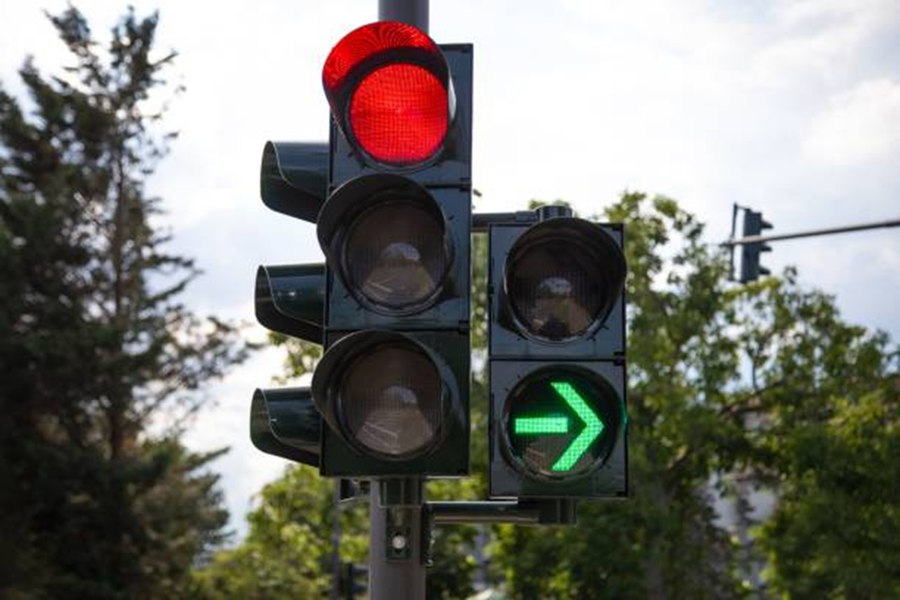 Bucureștiul va avea semaforizare inteligentă în 580 de intersecții. Investiție de aproape 52 de milioane de euro pentru fluidizarea traficului