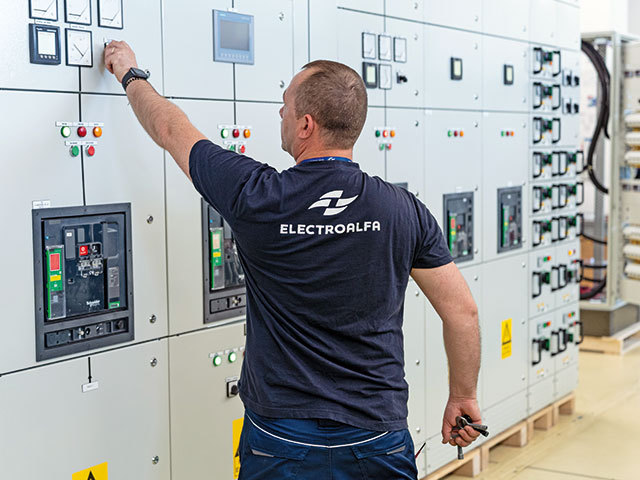 Bursă. Debut exploziv pentru IPO-ul Electroalfa: Investitorii de retail au subscris 16 milioane de acţiuni pentru doar 6,6 milioane disponibile, adică 142 milioane de lei, suprasubscriere de 243% încă din prima zi, semnal de apetit record pentru listări; optimism şi dinspre instituţionali, care decid preţul final