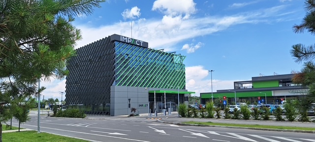 Bursă. Dezvoltatorul imobiliar Impact, una dintre primele companii listate la bursă, marchează 30 de ani de la IPO şi pregăteşte intrarea pe segmentul de lux. În următorii 8 ani, Impact vrea să construiască 8.000 de unităţi rezidenţiale. „Suntem pregătiţi să intrăm pe segmentul de lux”