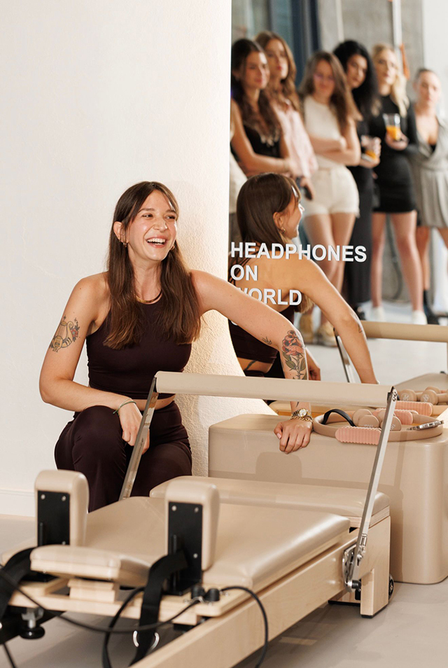 Business sportiv. Sportul în era tehnologiei. Doi tineri antreprenori au deschis Sola, un studio de pilates în care tehnologia ţine locul recepţiei şi a instructorilor de fitness