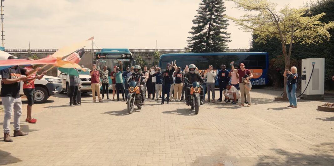 Călătorie de 17 zile cu motocicleta electrică prin 6 ţări africane pentru a demonstra potenţialul energiei verzi