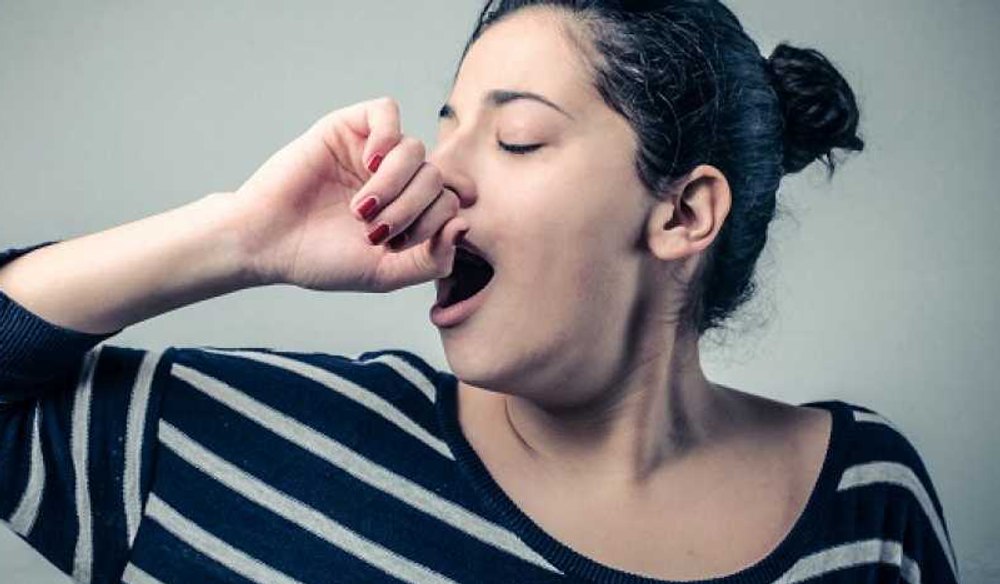 Căscatul este mai mult decât un gest de plictiseală: are un efect surprinzător asupra creierului, arată scanările RMN