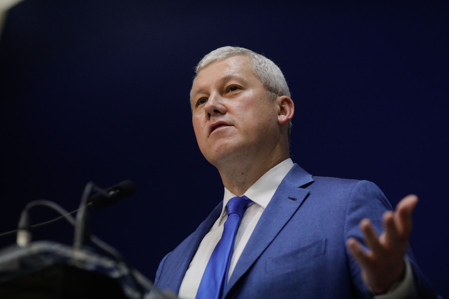 Cătălin Predoiu, discuții la Washington cu directorul FBI: „MAI cooperează cu FBI pentru apărarea cetățenilor din România și SUA față de criminalitate internațională”