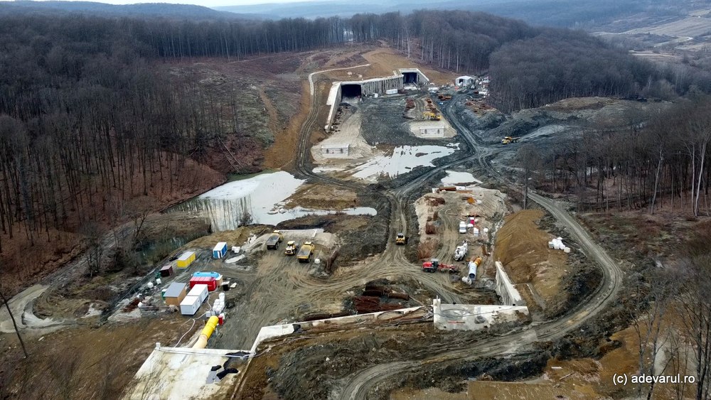 Ce se ascunde sub șantierul Autostrăzii Vestului. Descoperirea impresionantă la săparea primului tunel de la Holdea
