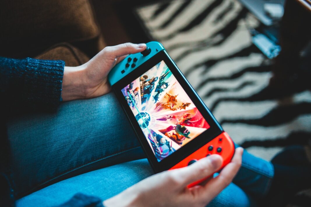 Cea mai bine vândută consola portabilă: Nintendo Switch a intrat în istorie