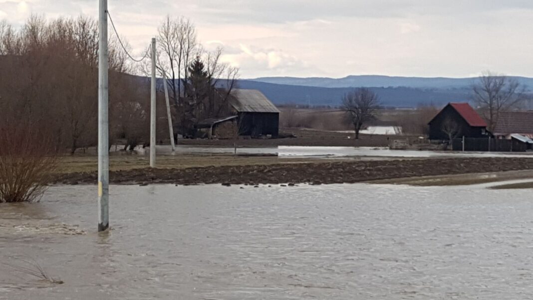 Cod galben de inundații pe râuri din sudul și estul țării