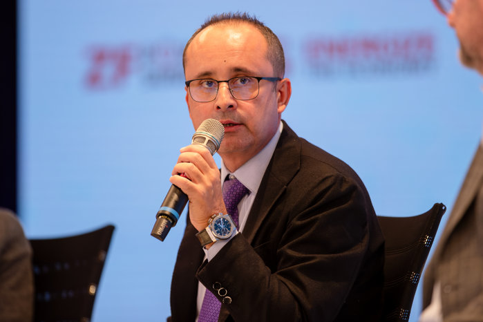 Cristian Buşoi, Ministerul Energiei: Importurile scumpe din orele de vârf ţin sus preţul electricităţii; în a doua parte a anului estimăm o scădere sensibilă a preţului electricităţii. Dar, pentru asta, trebuie să terminăm Mintia şi să implementăm bateriile