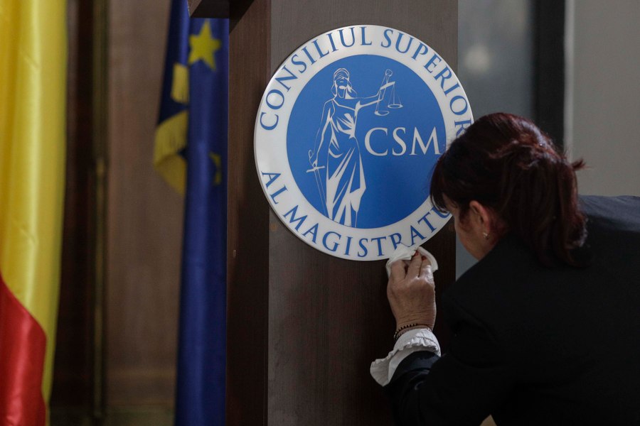 CSM avertizează că există un deficit uriaș de judecători și grefieri în instanțele din România