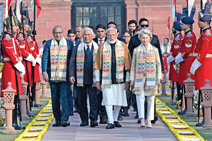 Cum a ajuns India să fie cea mai dorită dintre naţiuni: Atât americanii, cât şi europenii încearcă să intre în graţiile noii puteri emergente