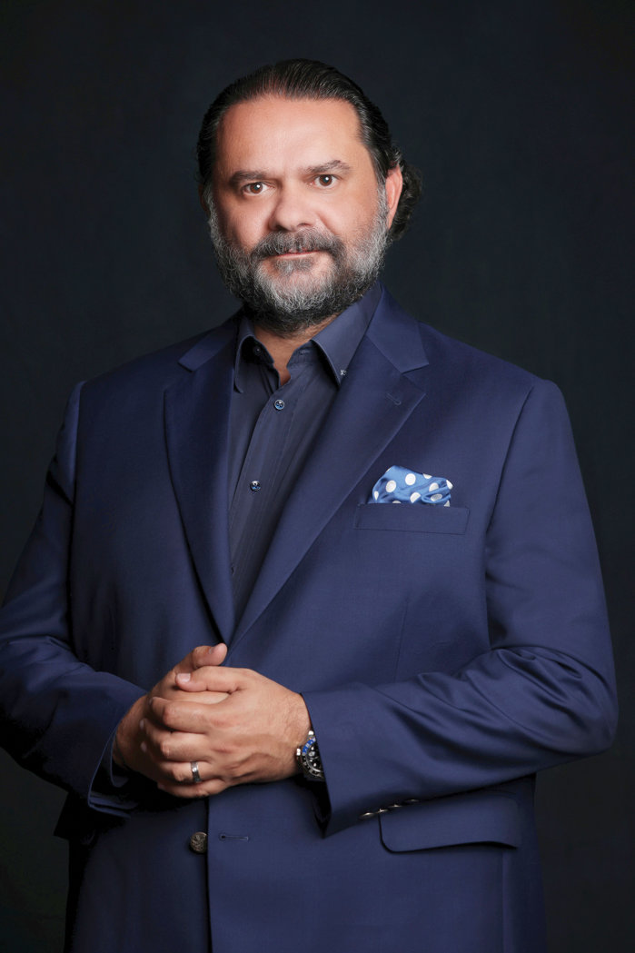 Cum a ajuns Toni Pera, un italian născut în Sicilia, absolvent de inginerie mecanică şi muzică clasică să conducă în România Isopan Est, un business de peste 80 de milioane de EUR