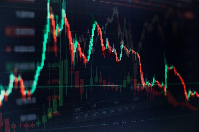 Cum a închis bursa: BET scade pentru prima dată după şase şedinţe consecutive de creştere. MedLife şi Transelectrica pierd câte 3%, iar Electrica şi Petrom câte 2%