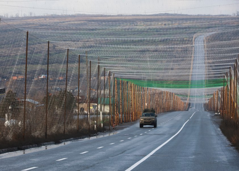 Cum încearcă Ucraina să oprească roiurile de drone rusești: bariere fizice și „ochi” electronici