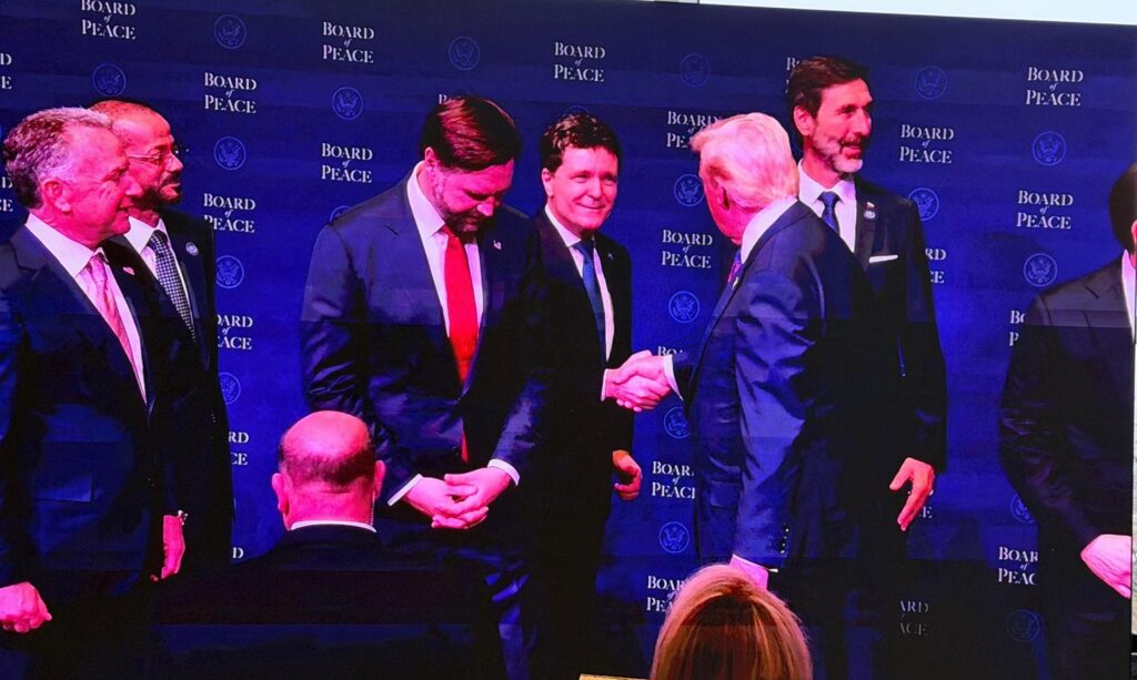 Cum s-a rostogolit în social media fake-ul că Trump îl recunoaște oficial ca președinte pe Călin Georgescu și nu pe Nicușor Dan ”Premierul”