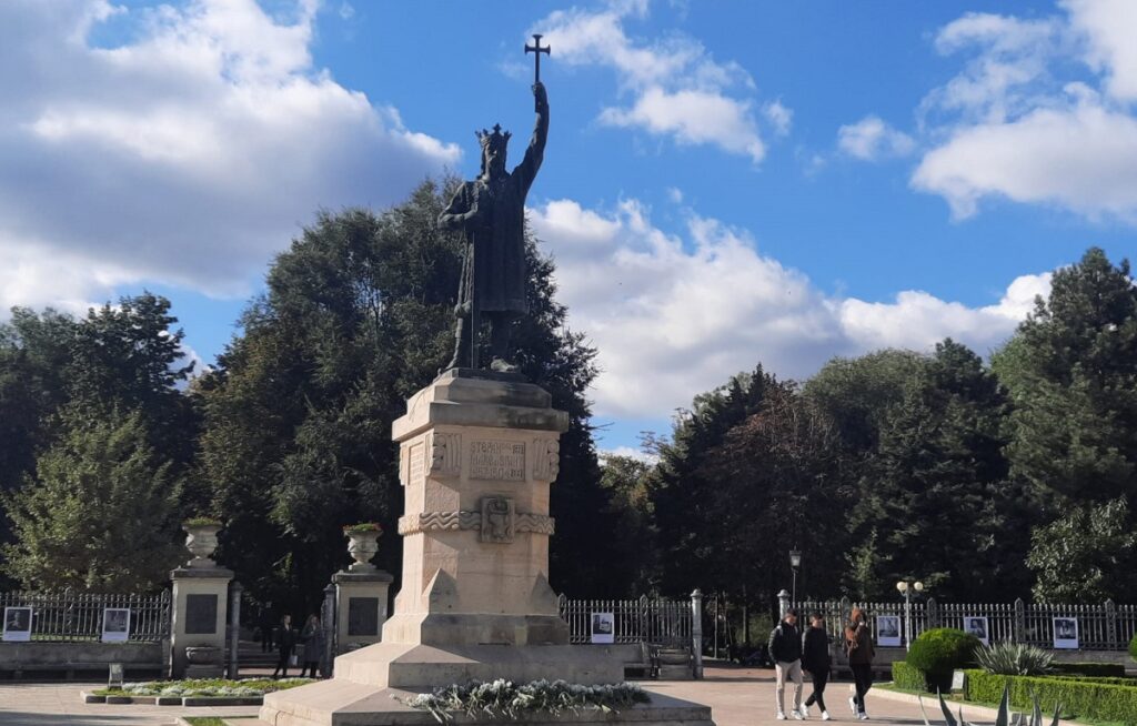 Cum văd oamenii aflați în Chișinău războiul din Ucraina și ce cred ei că ar trebui să urmeze