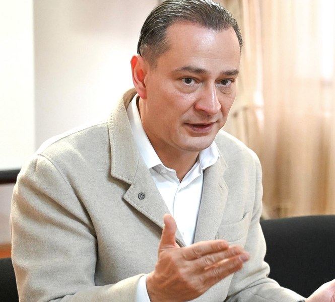 Daniel Băluță critică promisiunile „golite de sens” ale lui Ciucu: „Cea mai gravă problemă pe care o are este că se plânge non-stop”