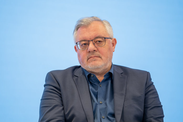 Daniel Raşcu, Parapet Germania: Principala lecţie învăţată în Germania – legislaţia veche a promovat capacităţile energetice, dar reţelele au rămas în urmă. România are şansa să le dezvolte simultan