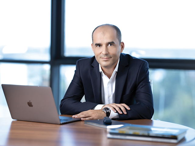 De la fermă la corporaţie. Cum ar putea fermierii români să „atace” marile pieţe? Liviu Dobre, CEO, Agricover Holding: Fermerii din Vest au transformat cooperativele în companii listate la bursă, iar asta ajută VIDEO
